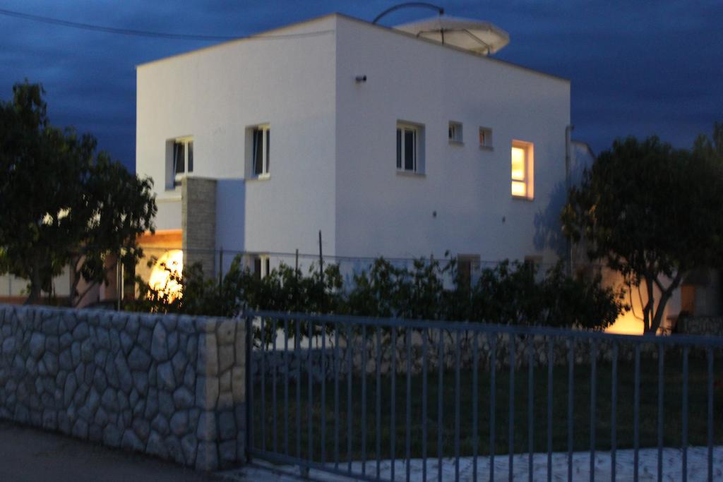 Apartments Ante Вир Екстериор снимка