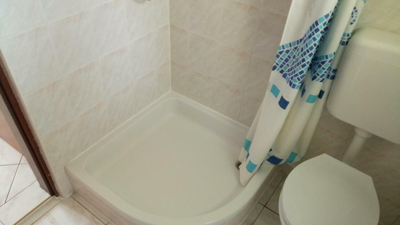 Apartments Ante Вир Екстериор снимка